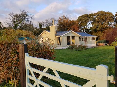 "Country Retreat at Annie's Cottage, Tankardstown