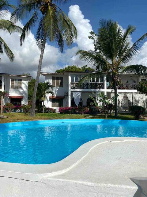 Charming Beachfront - Malindi, 10 Min from Airport