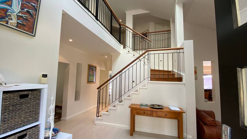 Secluded luxurious escape one hour from the CBD gallery image 4