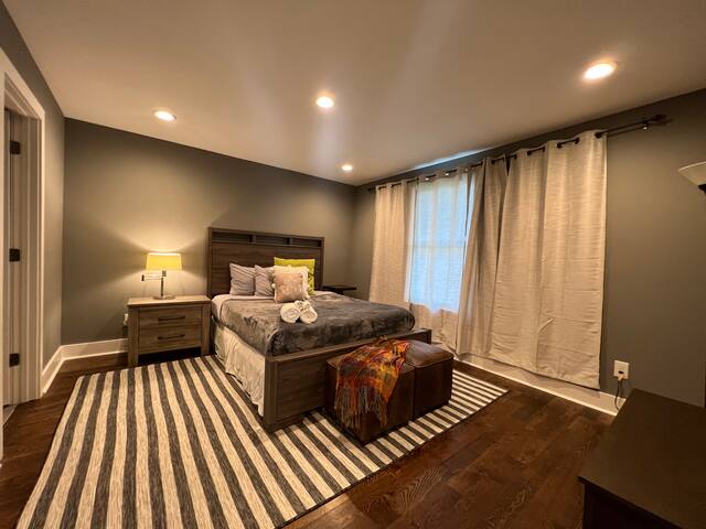 5 bedroom 5 bathroom Cottage at 5 points gallery image 5