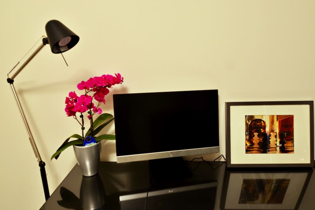 Desk/workplace