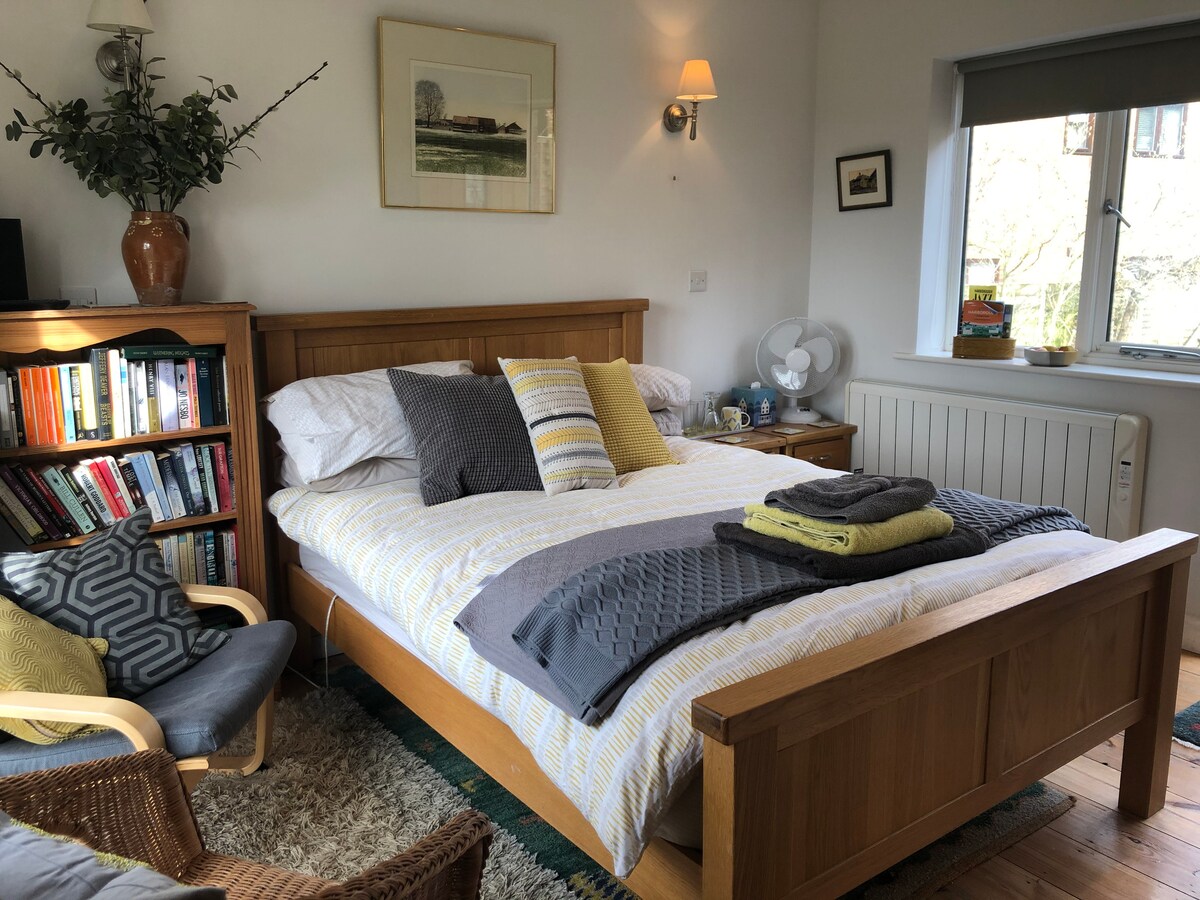 Popular Airbnb listing: Cobbler's Cottage - peace and seclusion in Northamptonshire