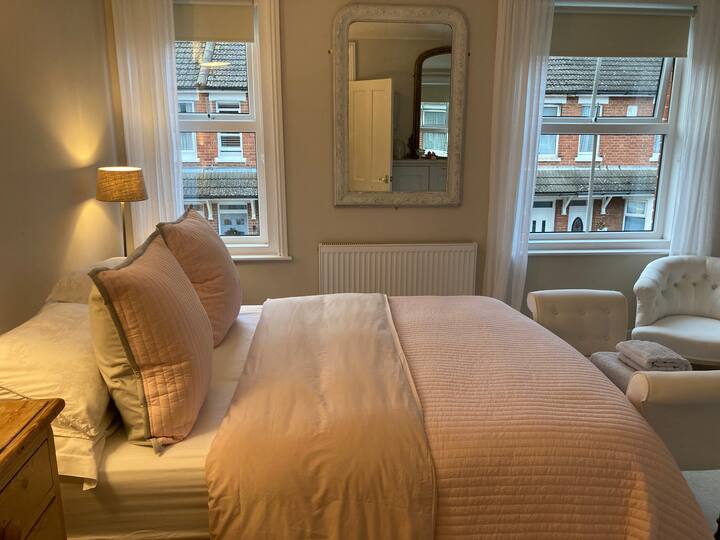 10 Best Airbnb Vacation Rentals In Rustington, UK Updated 2024 Trip101