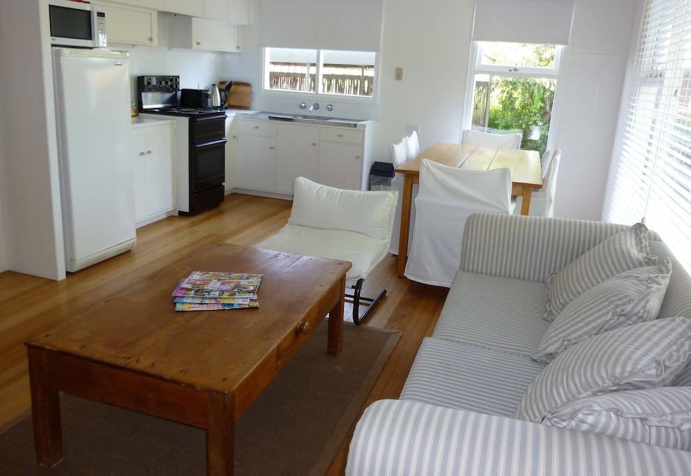 Lounge/kitchen area