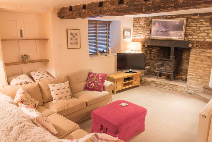 Old Forge Cottage A Cosy Cotswolds Cottage Houses For Rent In