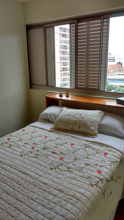Super complete,great location,subway , Hosp Shop