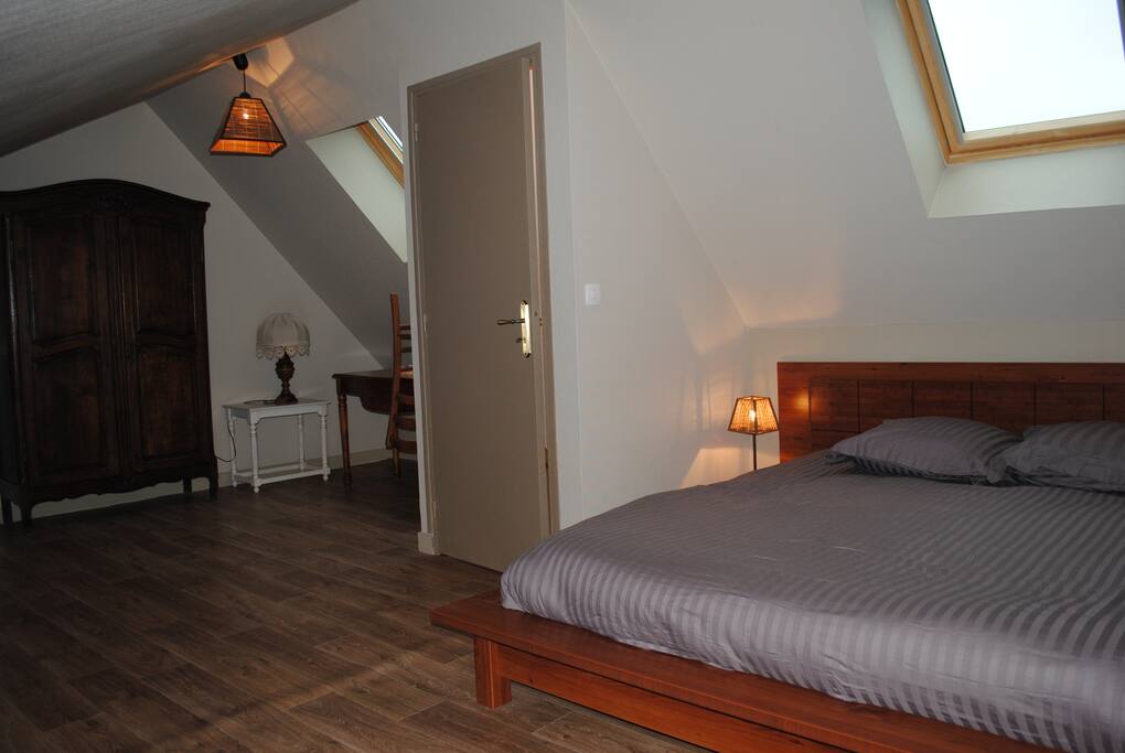 chambre du 2éme étage lit160 tv + 1 lit 90