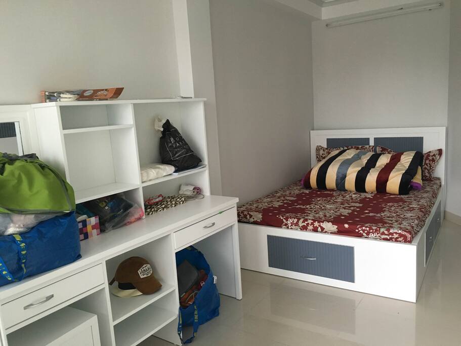 550 USD/month