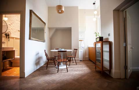 Successful Airbnb property: FIFTEEN (D) in Withington