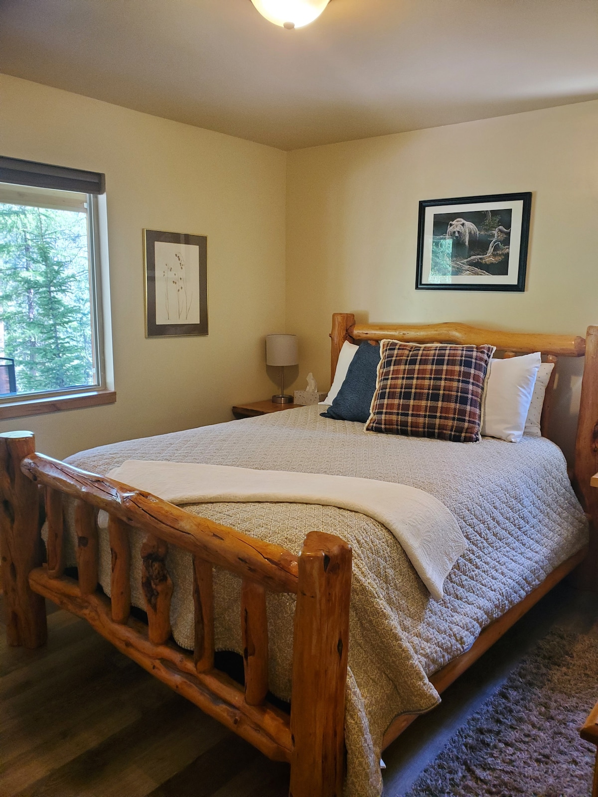 Iznimno udoban bračni krevet (160x200).