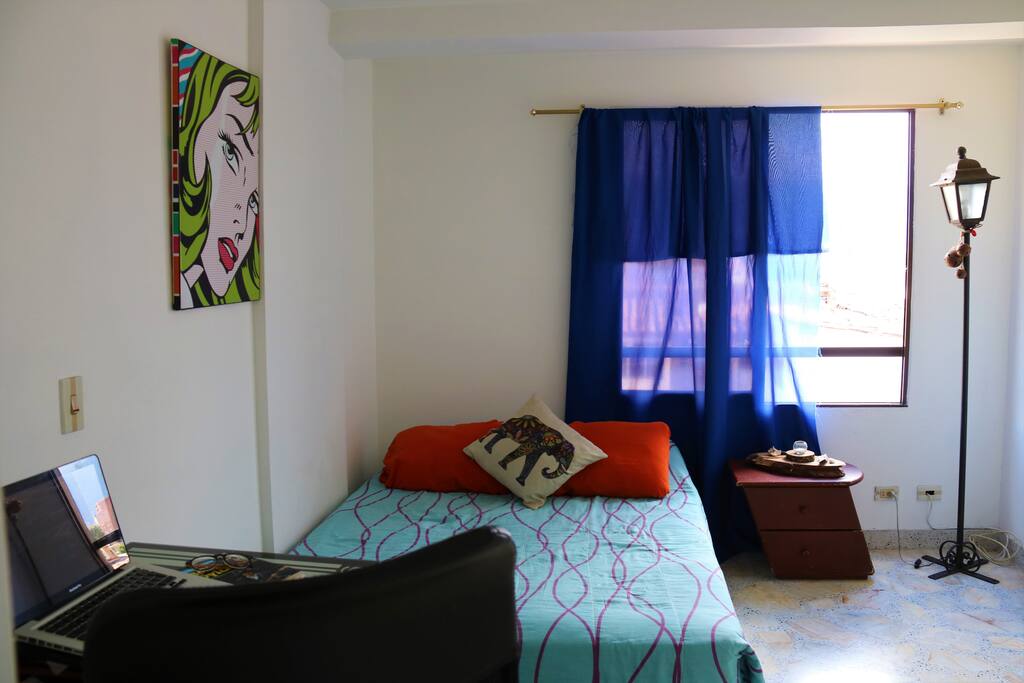 Habitación vista desde el baño