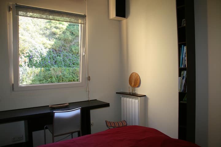 חדר שינה גדול. נוף להרים