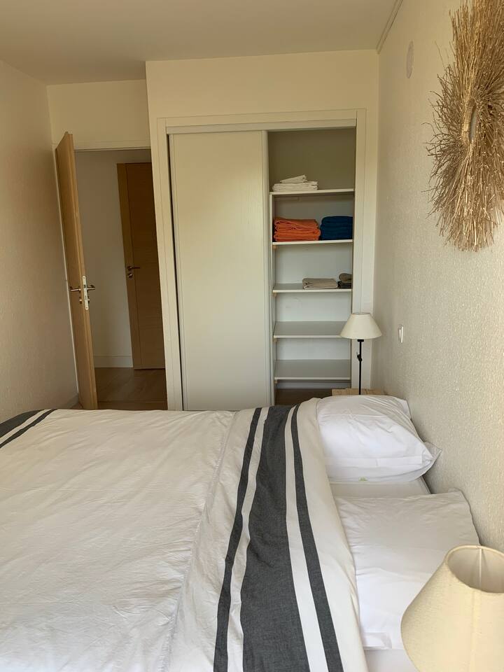 Bedroom: queen size bed 160 X 200 overlooking small terrace, wardrobe