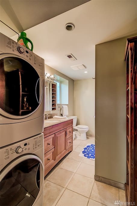 Bathroom with washer/dryer