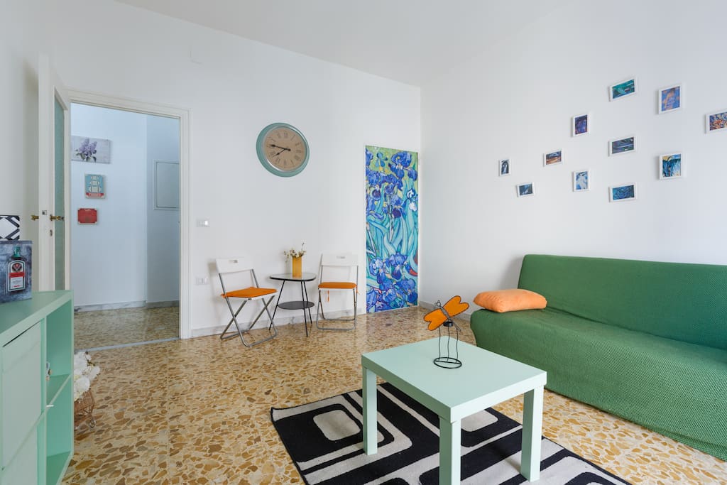 Dining room: double bed sofa, TV 40'', air conditioning upon request