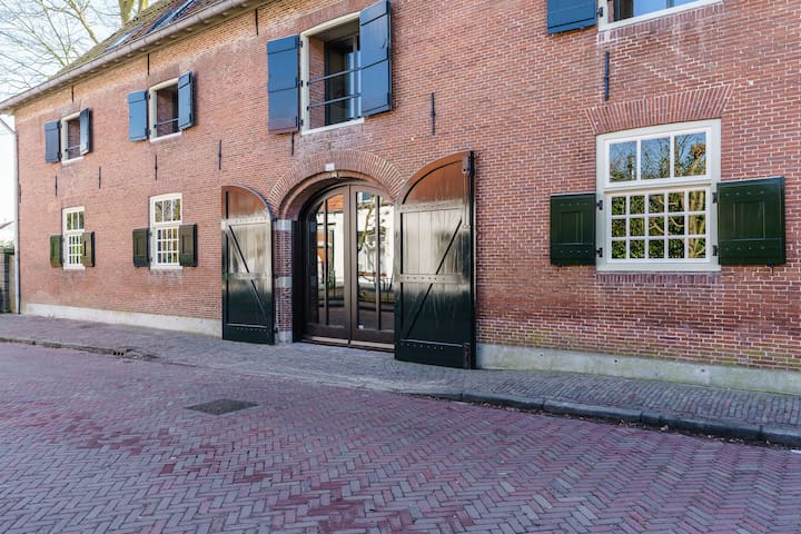Napoleon barn, Historical Tobacco Street from 1806.