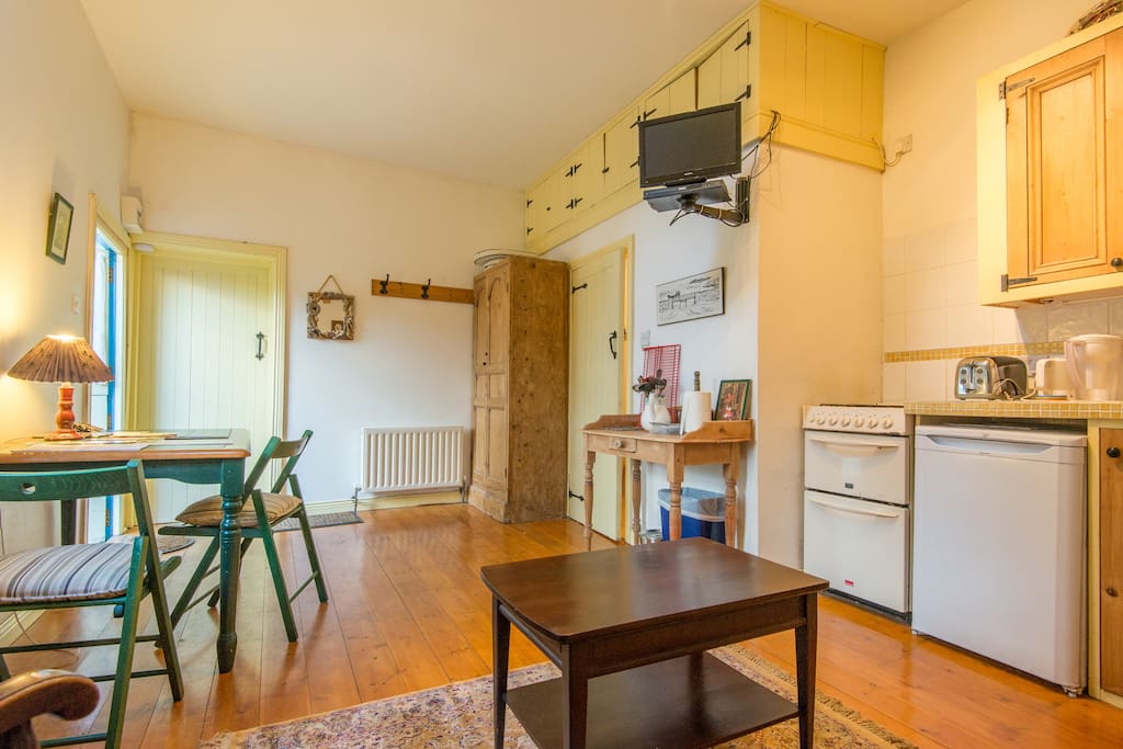 Kitchen/ Living room