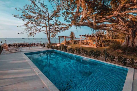 N 101 Front Sea with pool