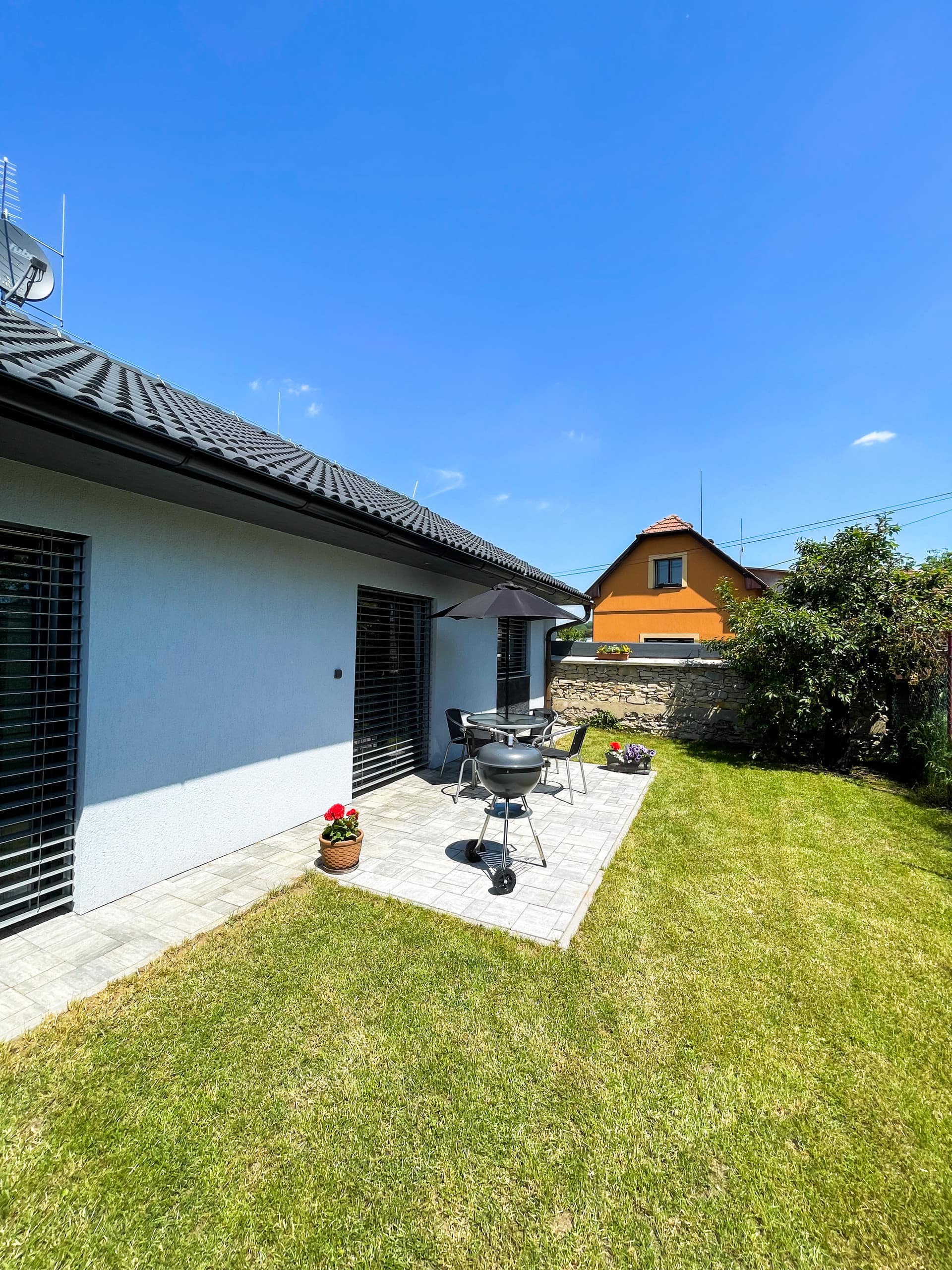 Unique house with garden and modern amenities