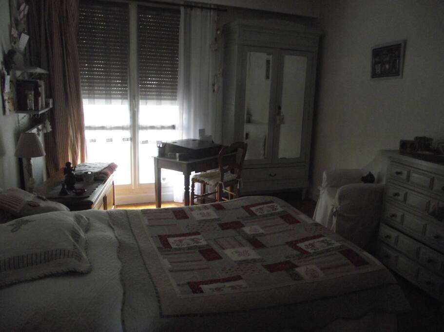 chambre avec lit 2 places