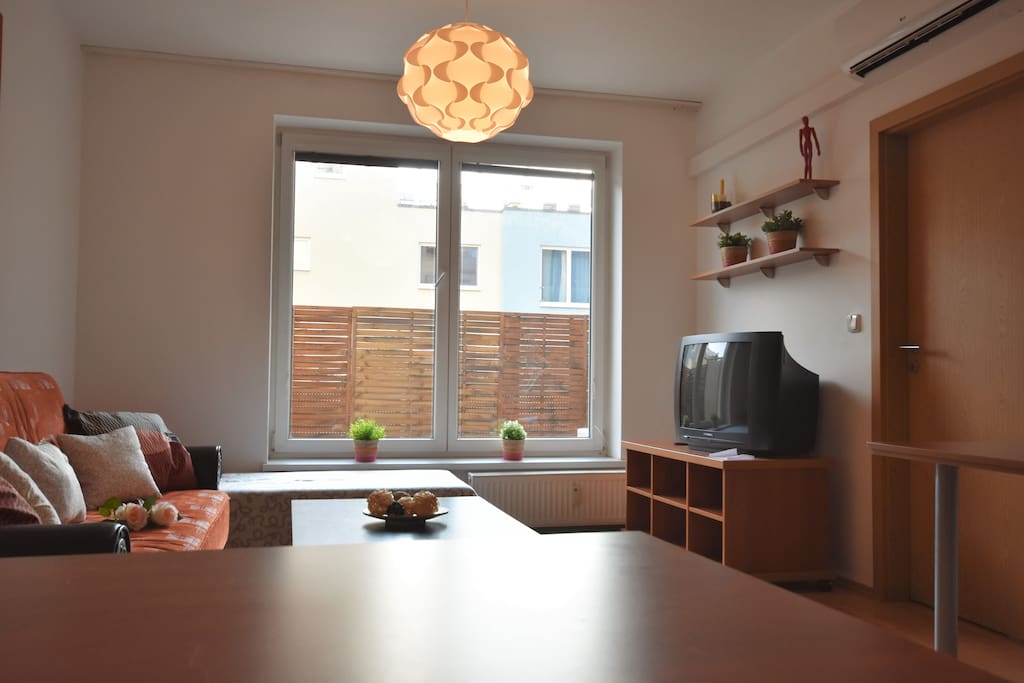 Spacious and sunny room with air conditioning.