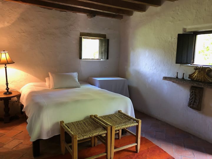 ห้องนอนหลัก/เตียงควีนไซส์