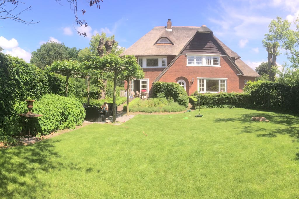 big landhouse, sleeps 8 - 9 people, near Amsterdam