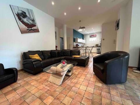 Top Airbnb: Quiet air-conditioned house in the city center in Arles