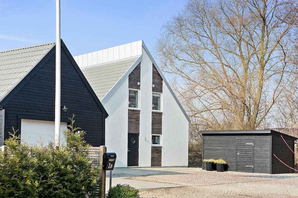 Driveway with room for several cars