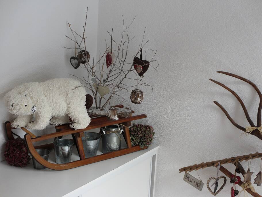 Décoration située sur la penderie