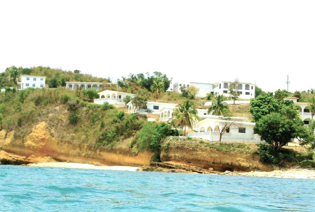 Our house is the top one with the best view, a fossil beach is just under