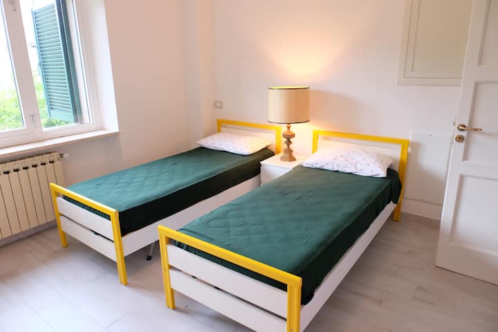 Habitación doble, dos camas individuales.