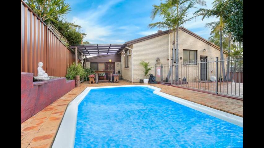 Large En-Suite with King Bed.  Free use of Pool