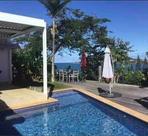 Charming quiet villa with beautiful sea views