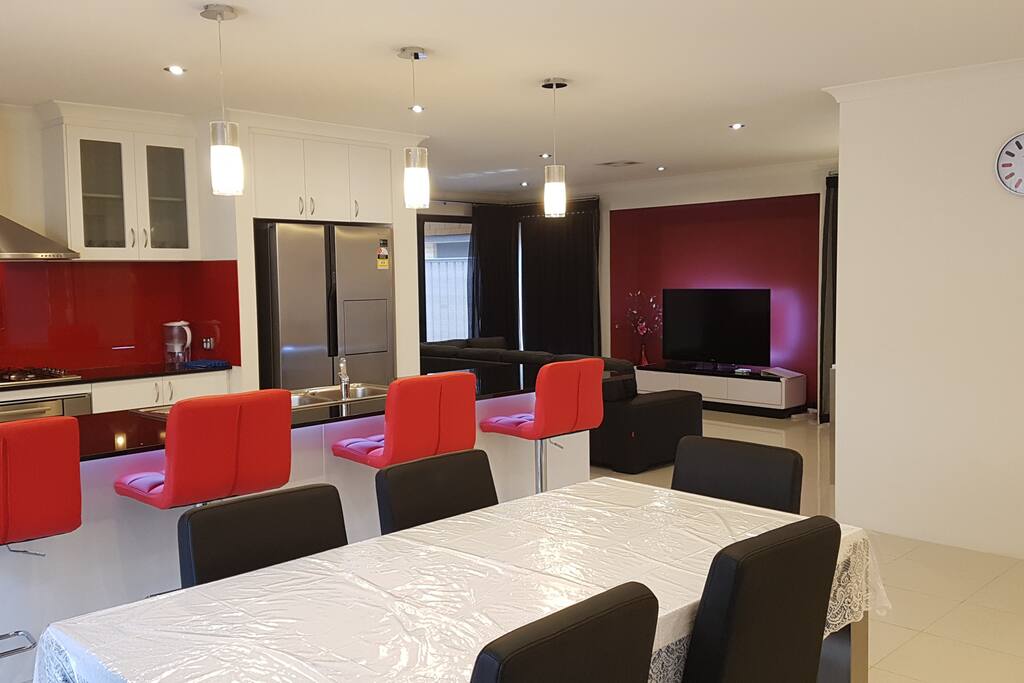 Welcome to Rainbow Joy House! Large and cosy living area with modern appliances and entertainment!