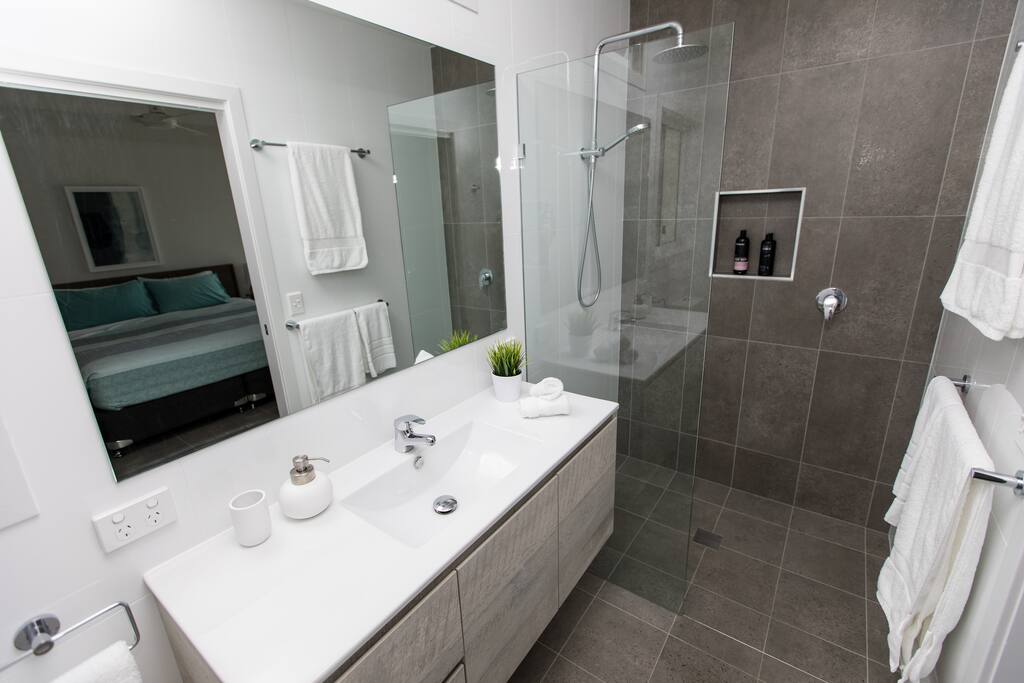 Bedroom 1 Ensuite