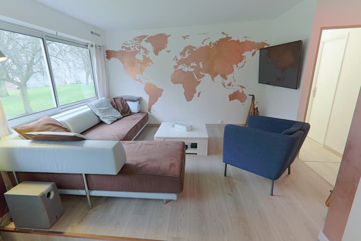 Big space, view on the park and a kid room