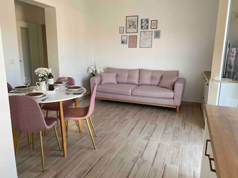 Successful Airbnb property: Two bedroom apartment + terrace with sea view in Općina Kali