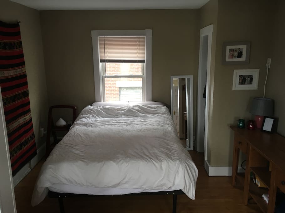 Full size bed