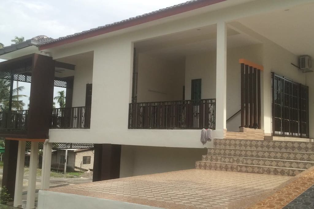 Homestay EidaAmin Side/Back View