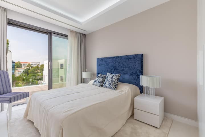 Cosy bedroom (beds can be separated into two single ones)