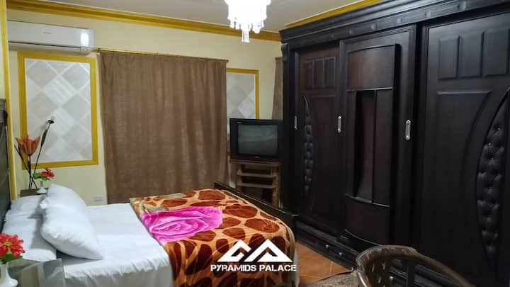 Sleeping room with ac and tv and very good furniture 