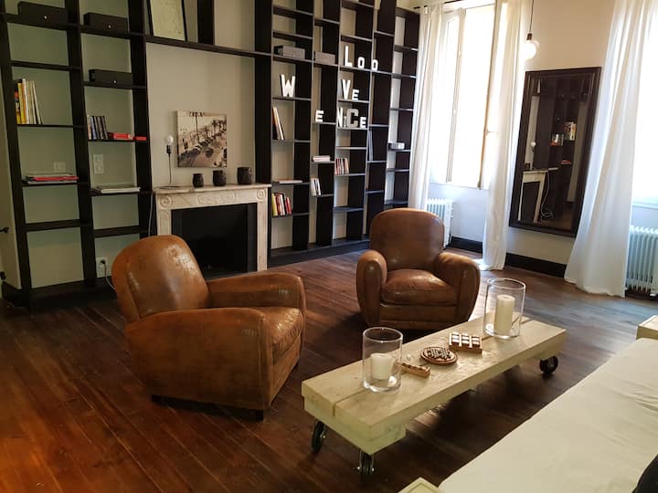 Los amplios sillones te invitan a un momento de zenitud y tranquilidad. 