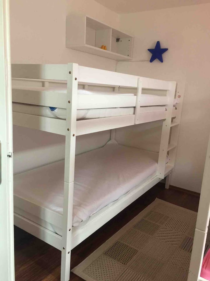 سرير بطابقين 1 