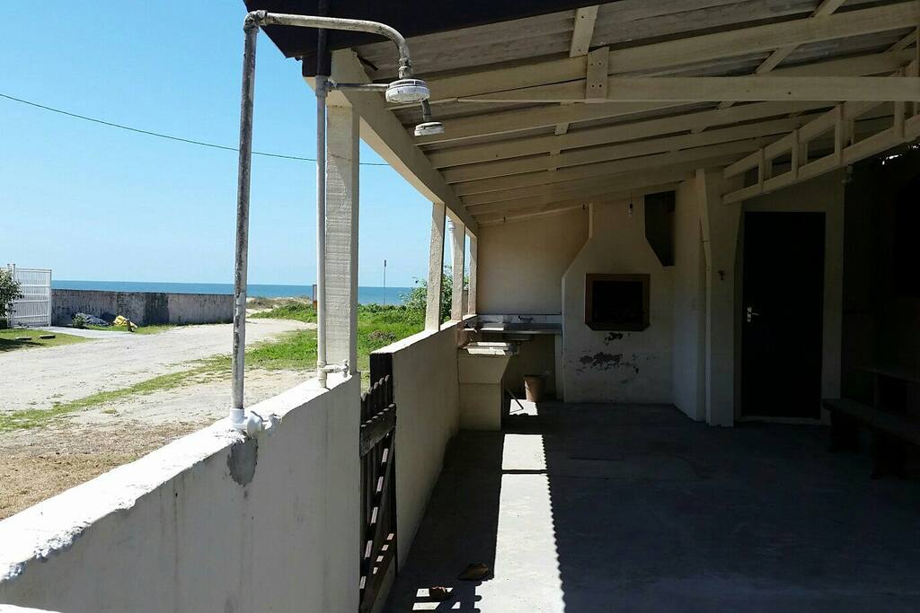 churrasqueira e praia