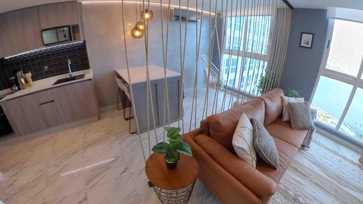 Moderno Condo Con Vista Al Mar Y Silla Colgante - Panama City