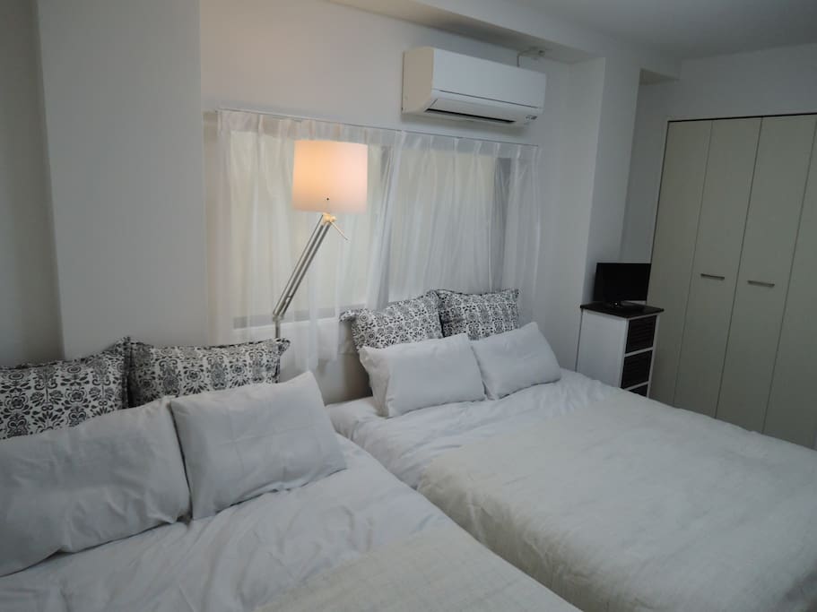 ゆったりとしたダブルベット!!
Double bed and spacious! !
넓은 더블 침대! !