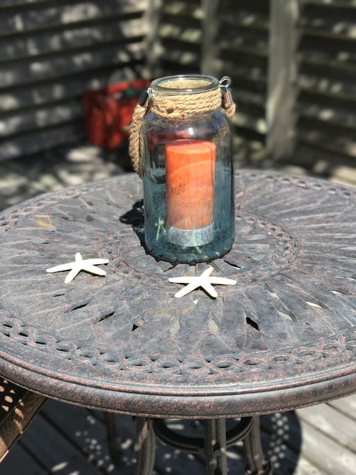 table settings for backyard dinner