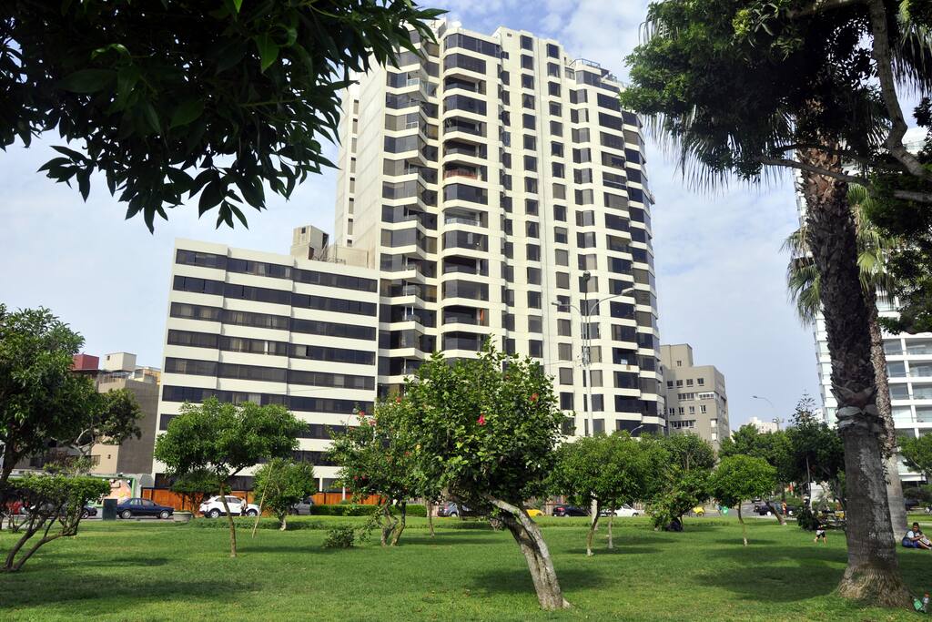 Edificio Italia (on the right)