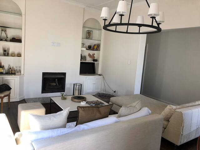 Camps Bay, Cape Dutch Beach House gallery image 3